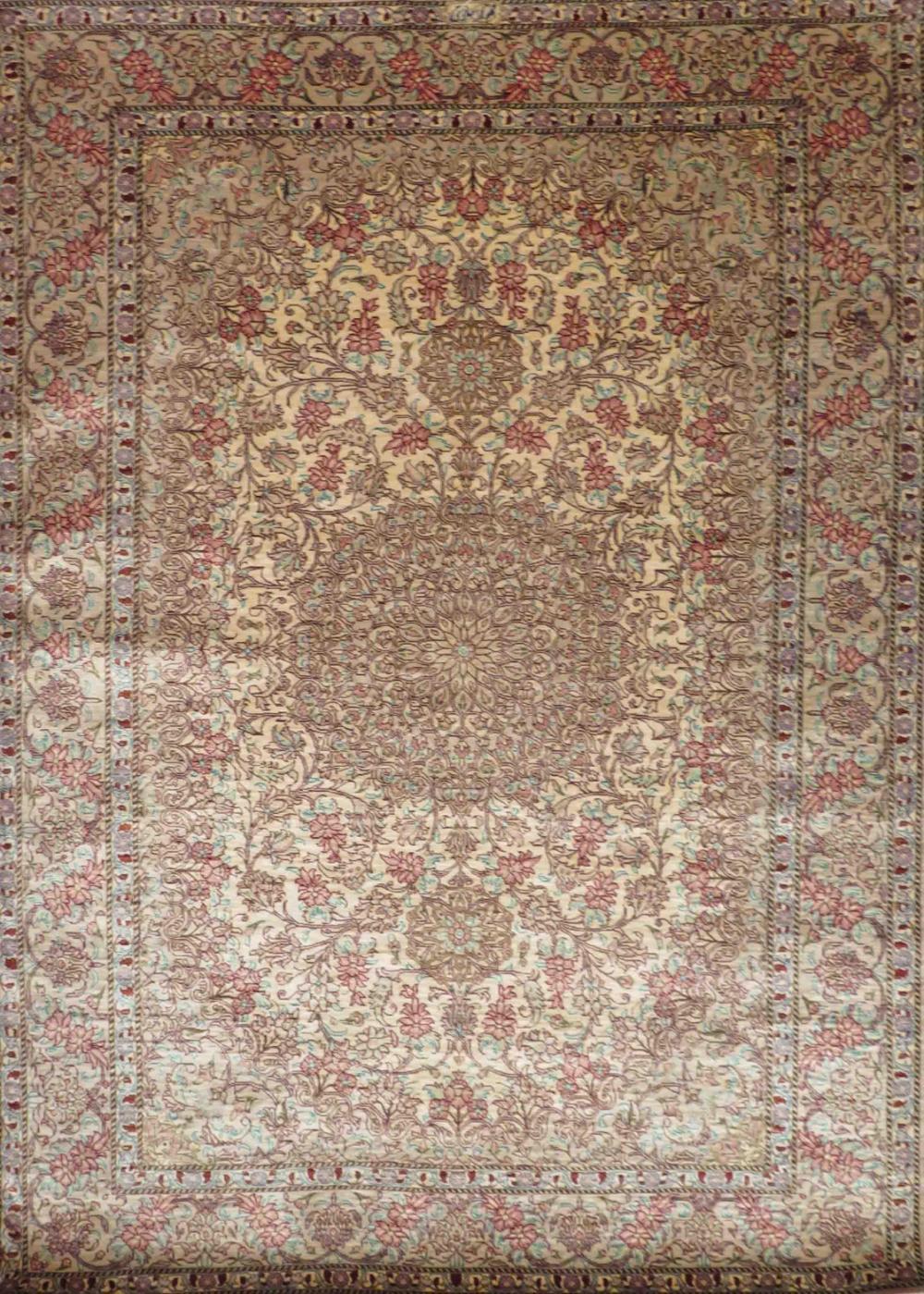 Silk Qum