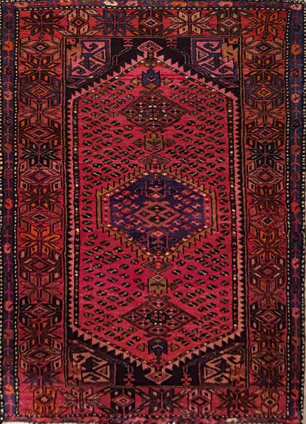 Hamadan - Elegant Craftsmanship