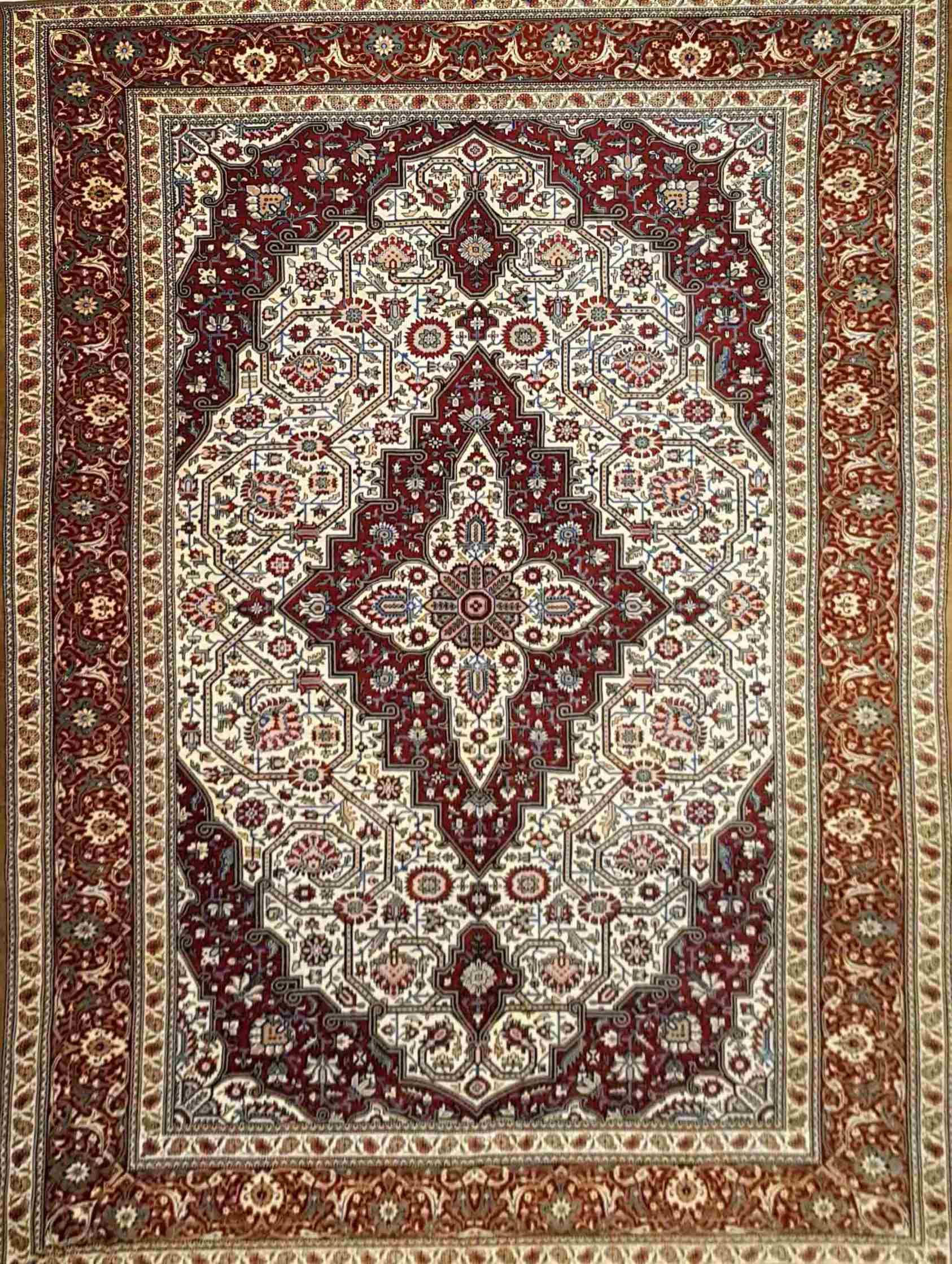 Silk Qum