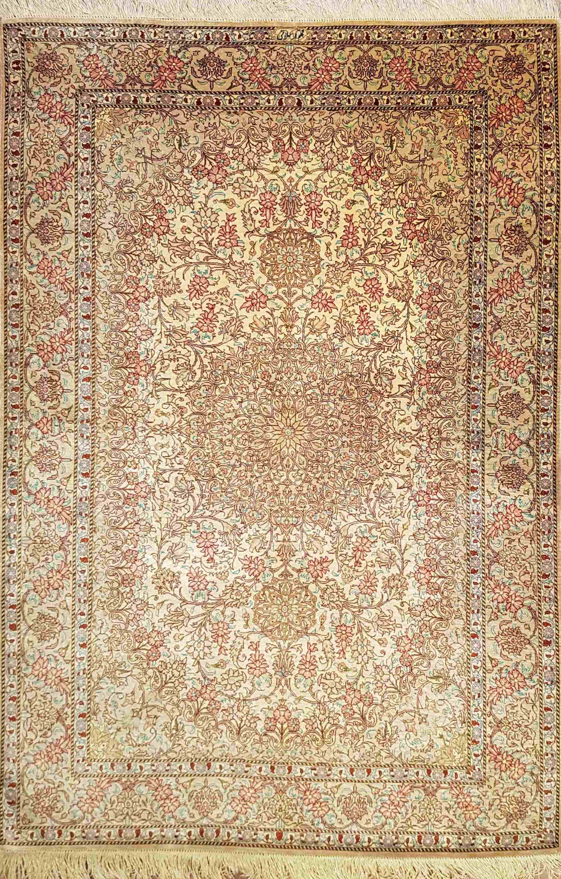 Silk Qum