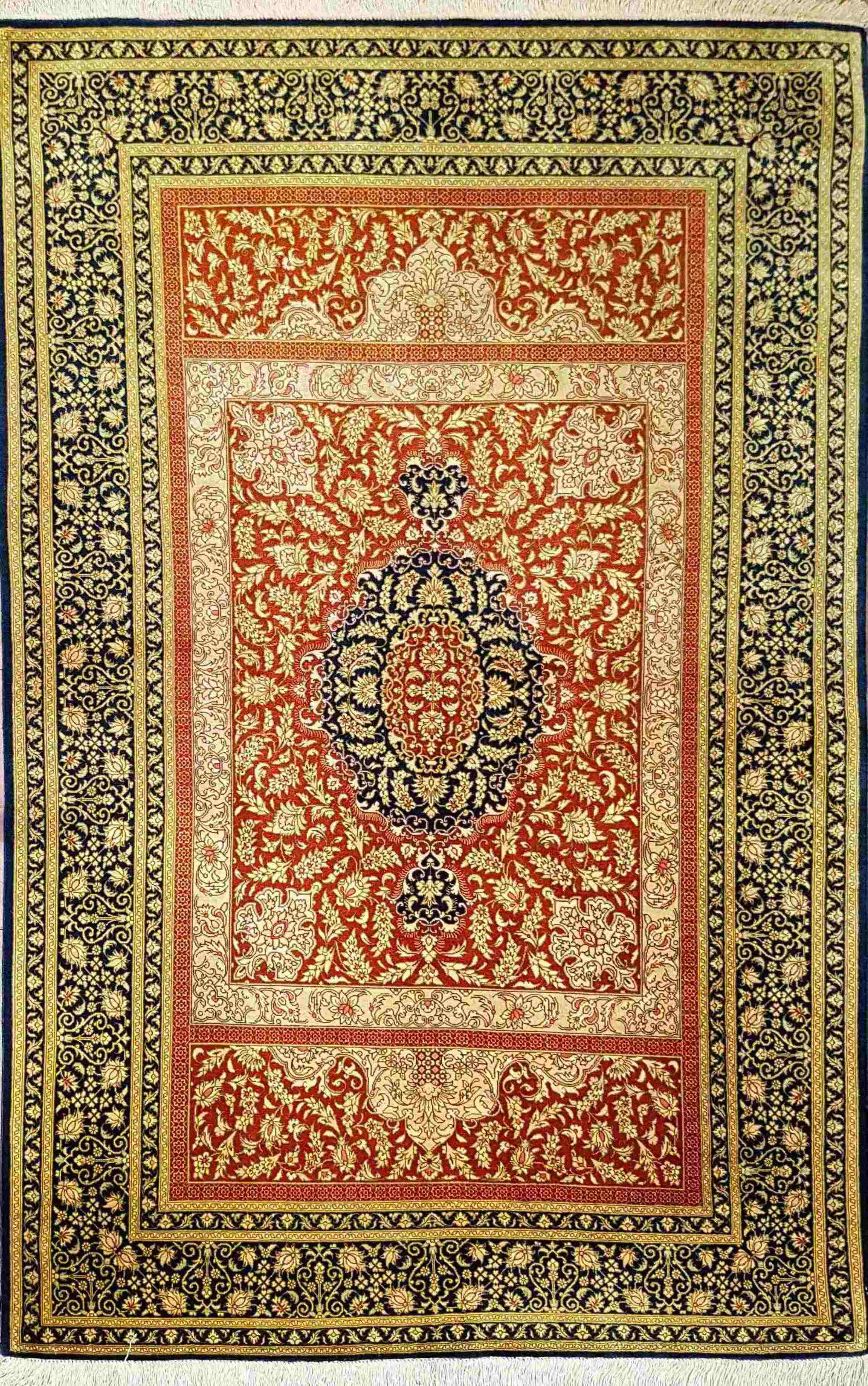 Silk Qum