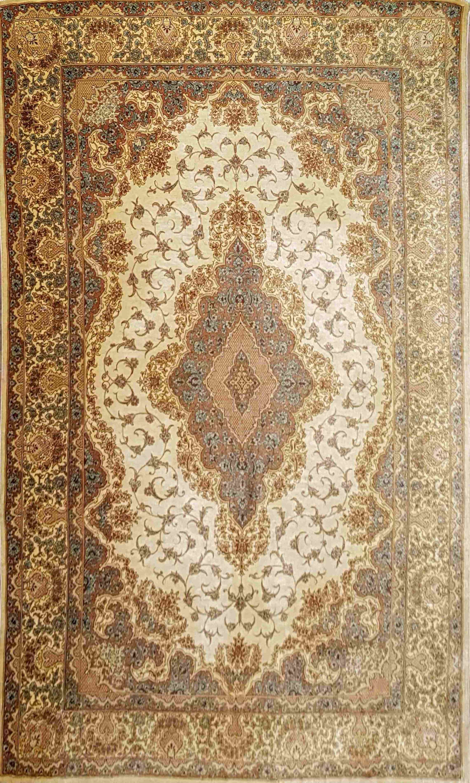 Silk Qum