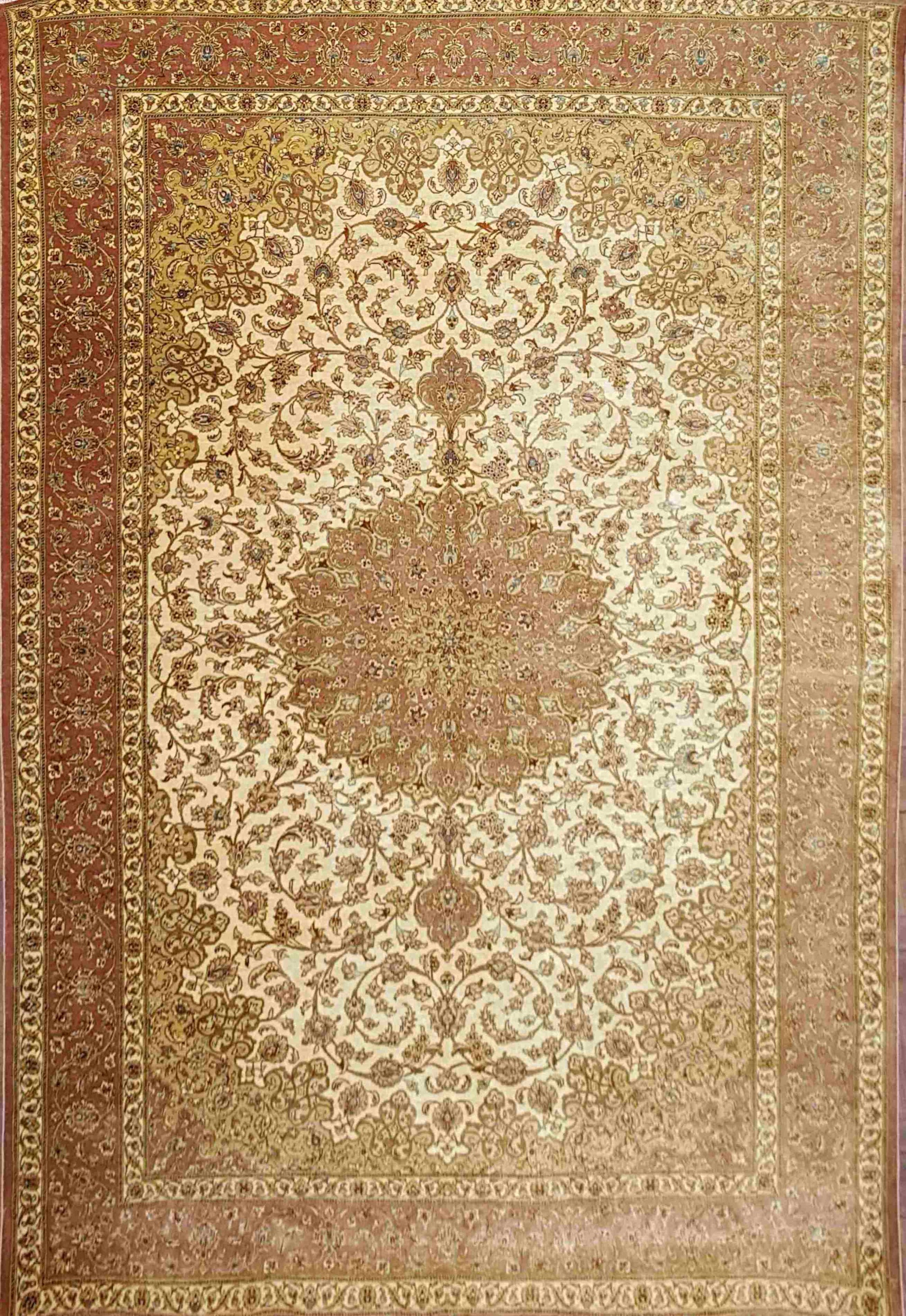 Silk Qum