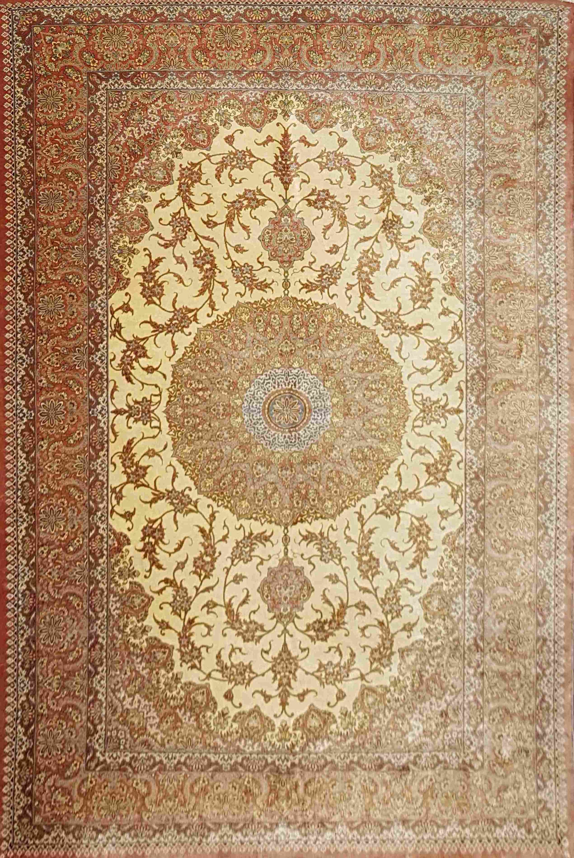 Silk Qum