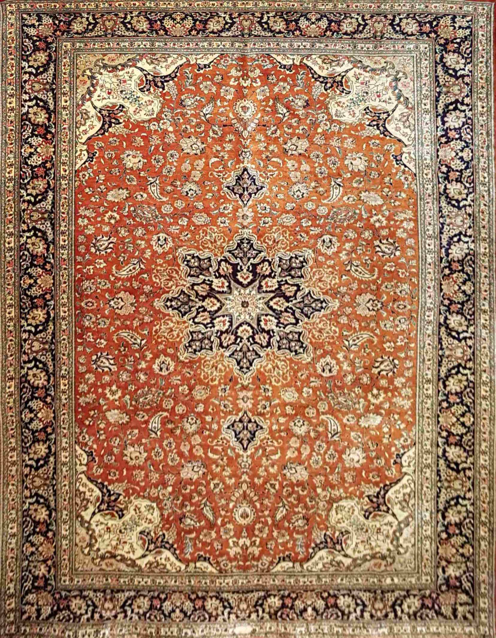 Silk Qum
